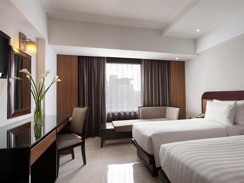 Hotel Santika Semarang Exteriör bild